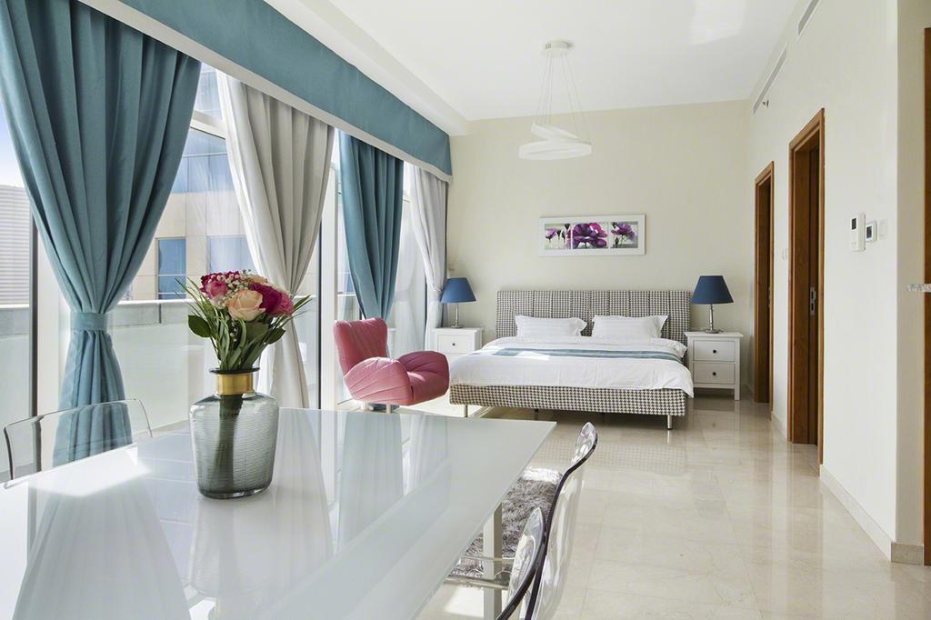 Bespoke Holiday Homes - Bay Square Дубай Экстерьер фото